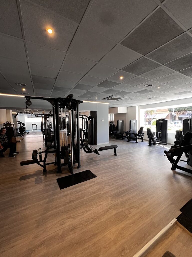sol-beach-fitness-centre-by-train-me-0 sol-beach-fitness-centre-by-train-me-0