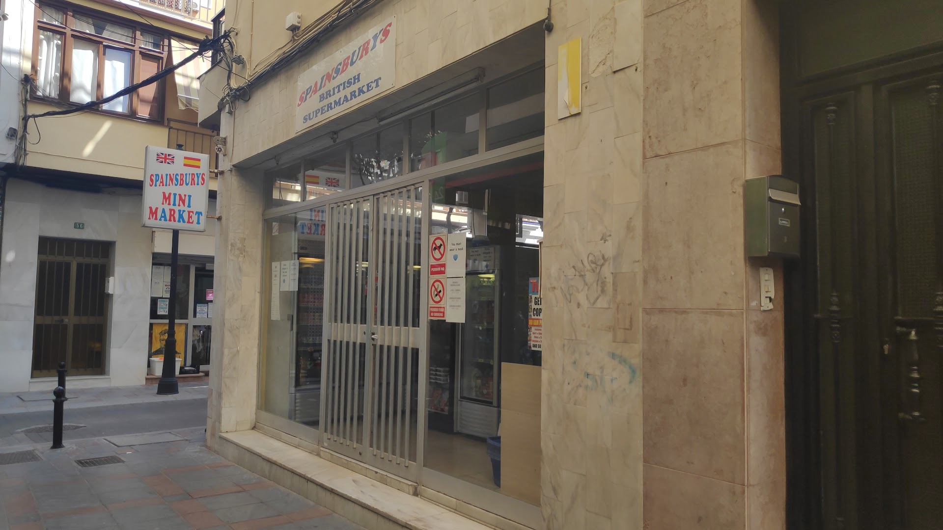 spainsburys-mini-market-0
