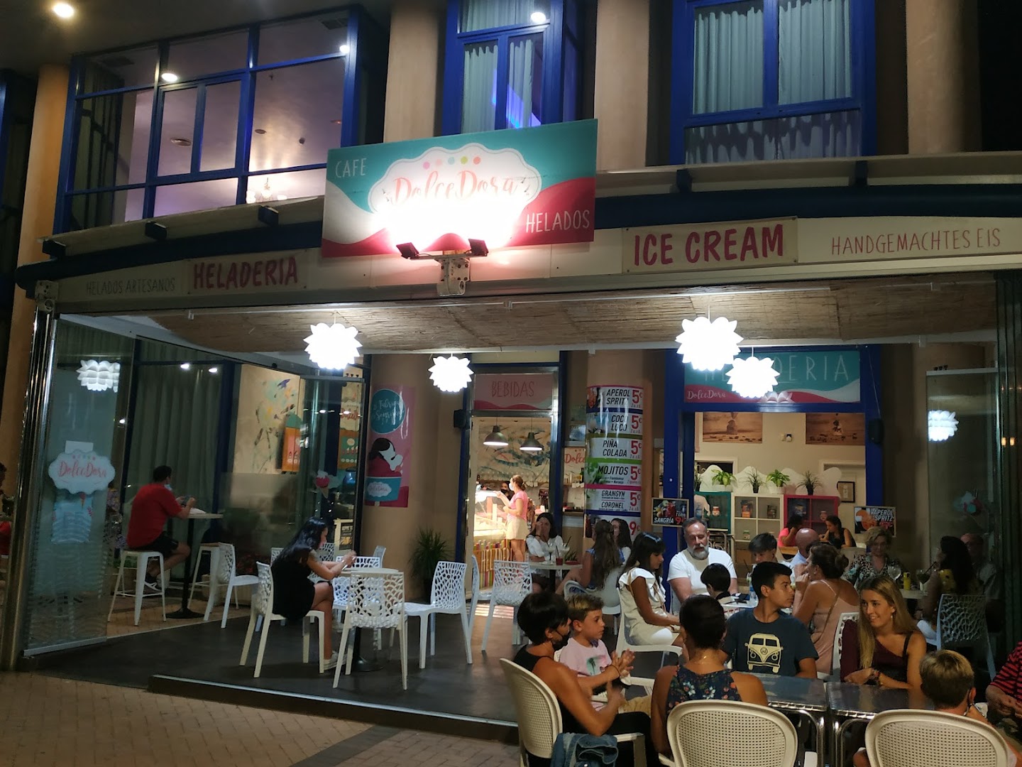 cafe-dolce-dora-0