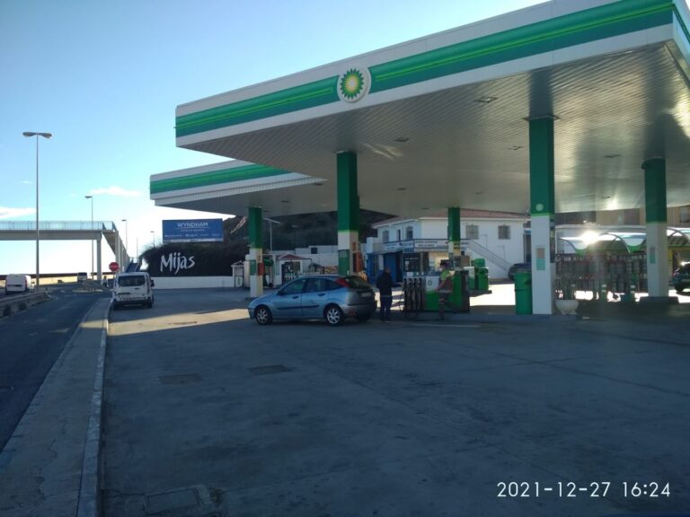 cafeteria-estacion-de-servicio-bp-el-castillo-0 cafeteria-estacion-de-servicio-bp-el-castillo-0