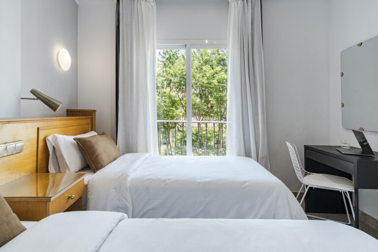hotel-agur-0
