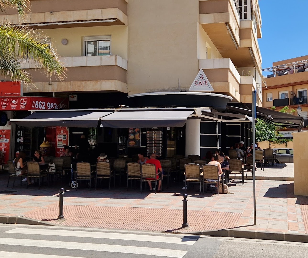 mi-cafe-bar-0