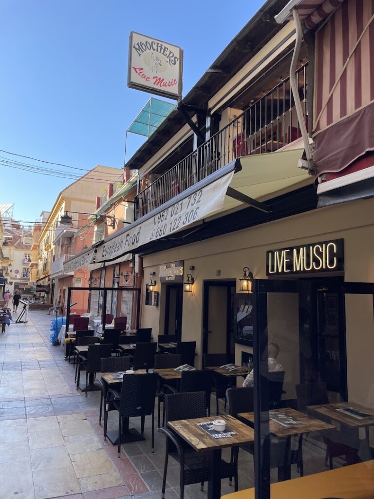 moochers-restaurant-live-music-0 moochers-restaurant-live-music-0