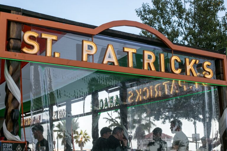 saint-patricks-bar-0 saint-patricks-bar-0