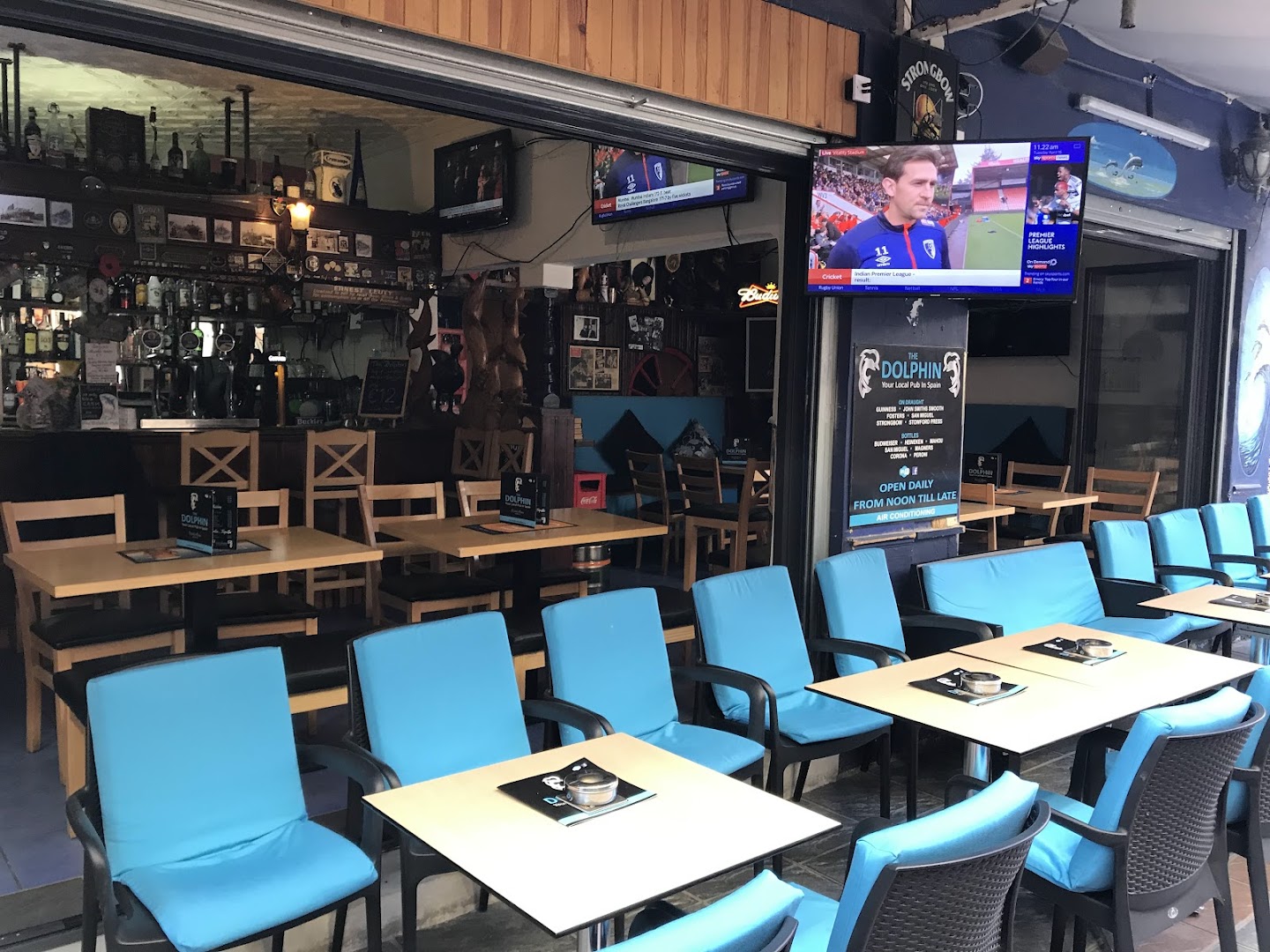 the-dolphin-pub-0