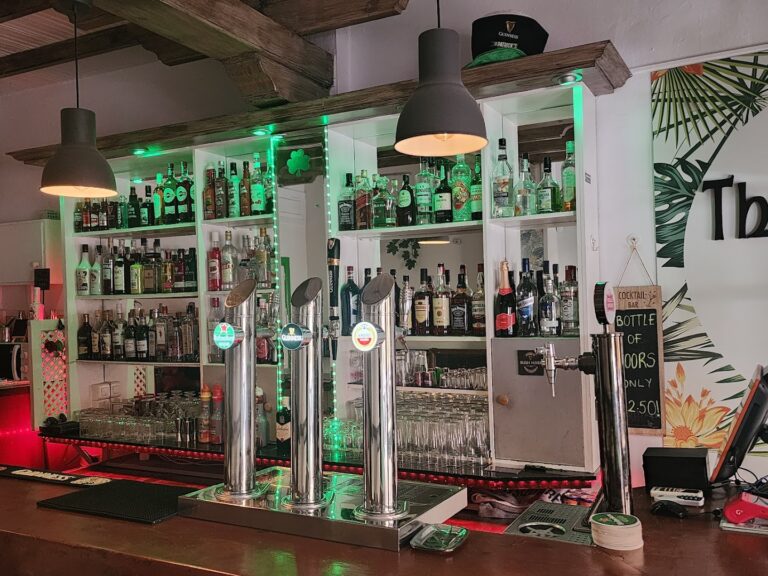 the-emerald-bar-0