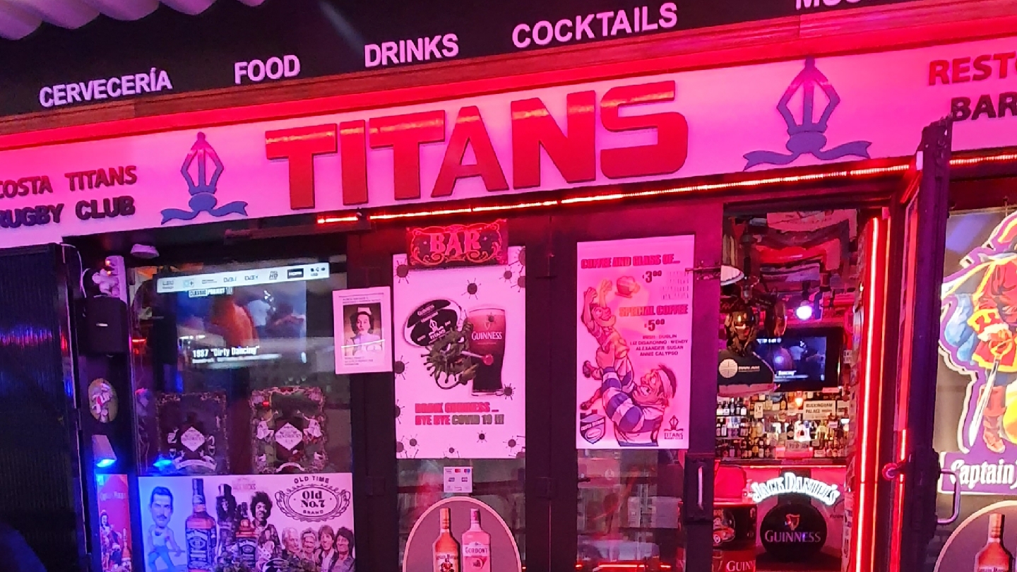 titans-resto-bar-0